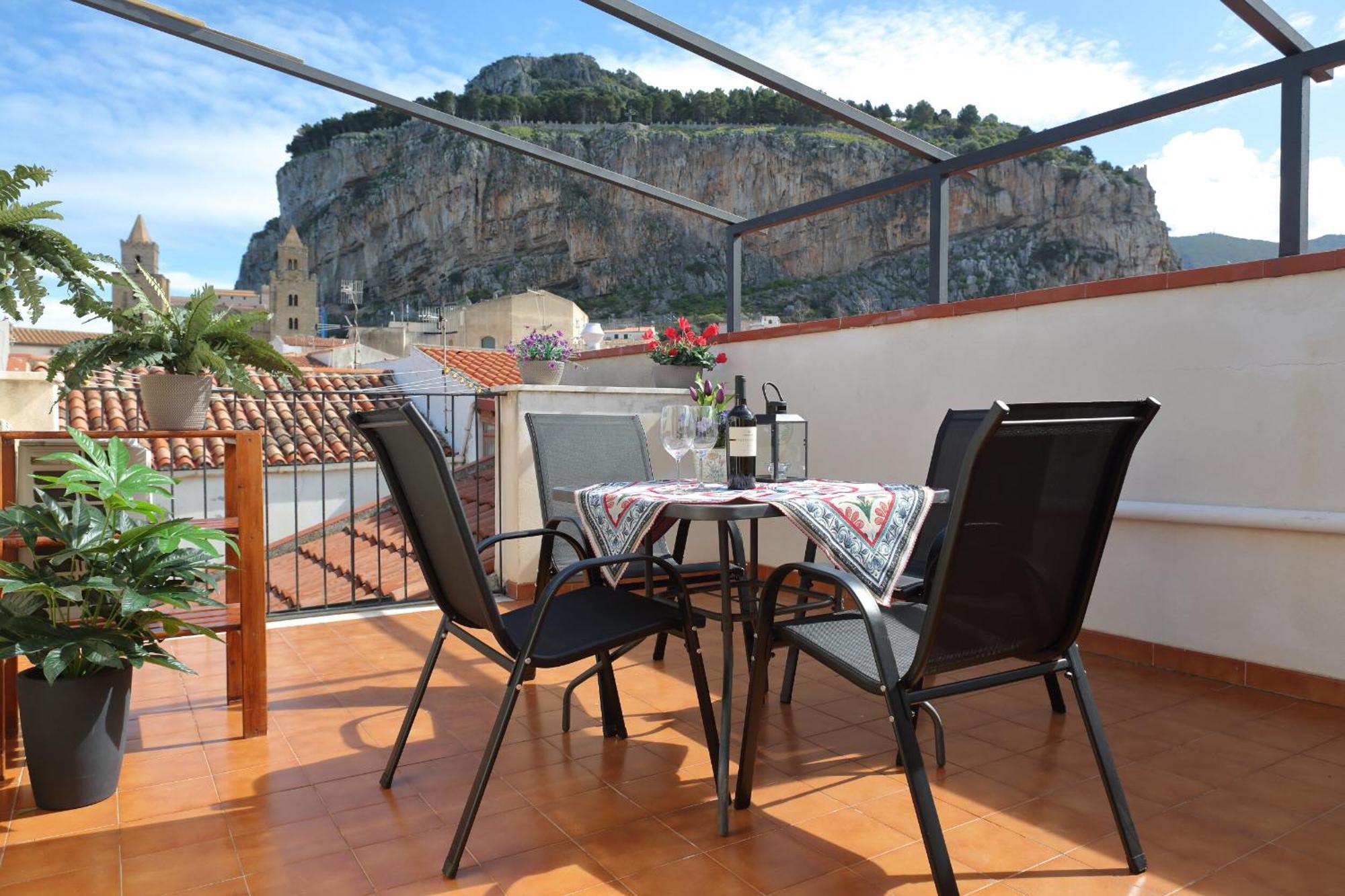 Terrazza Del Cortile - By Vacation Service Cefalù Exteriör bild